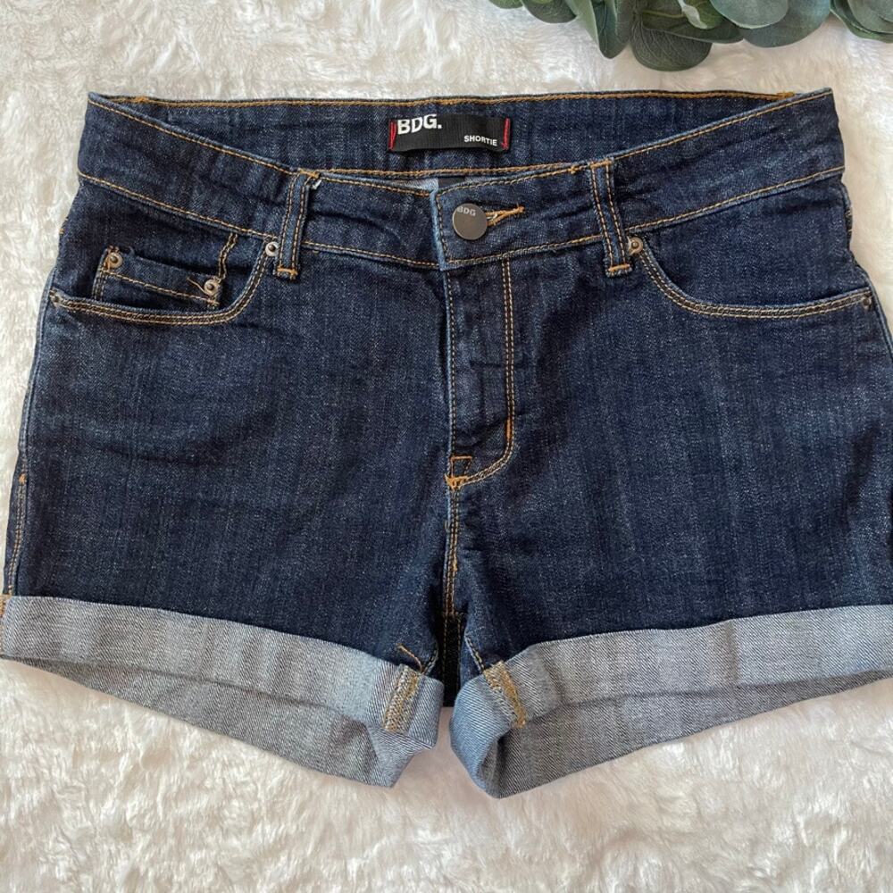 BDG Shortie Cuffed Hem Dark Wash Denim Womens Shorts Urban Outfitters 30